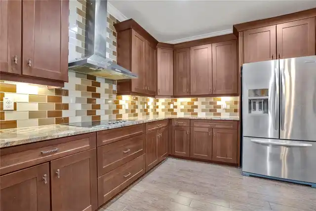Listing Photo 12