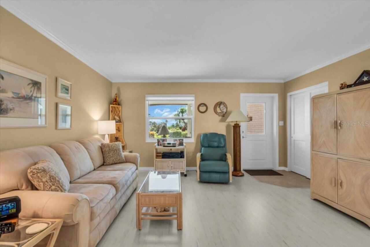 Listing Photo 6
