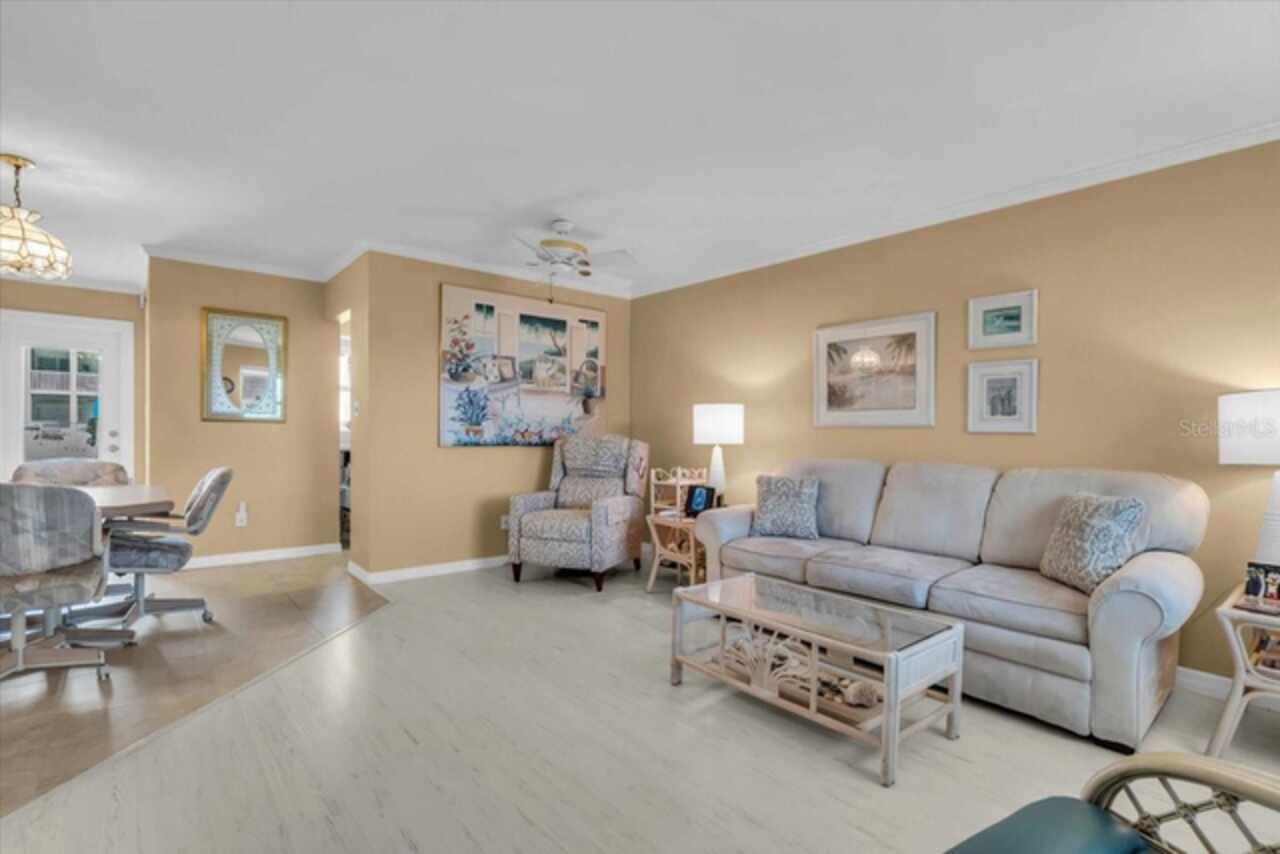 Listing Photo 10