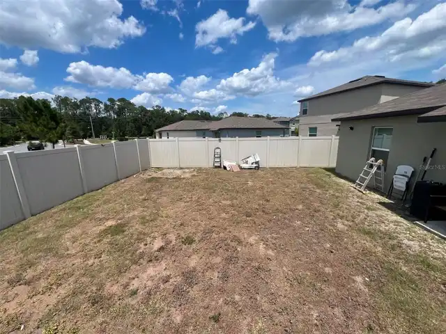 Listing Photo 11