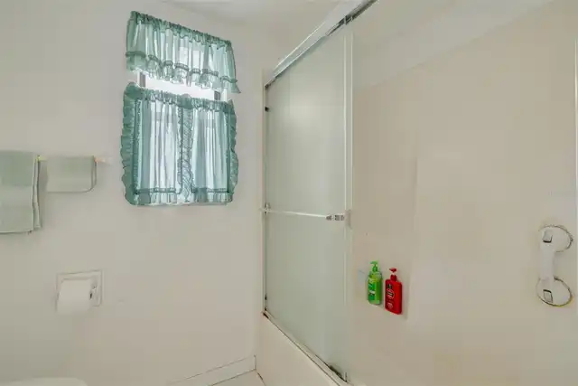 Listing Photo 16