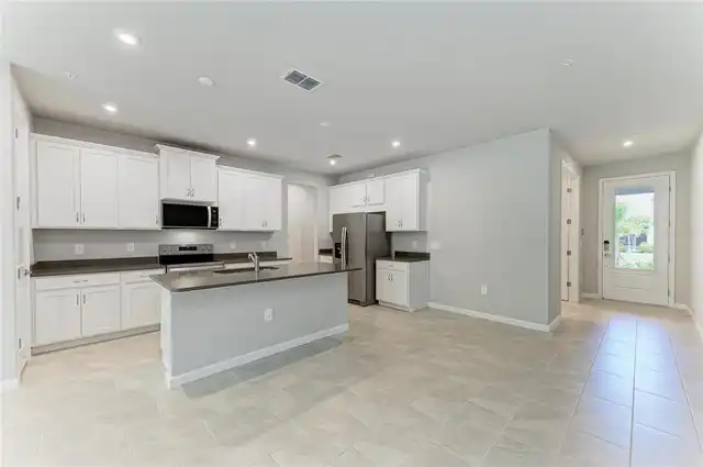 Listing Photo 12