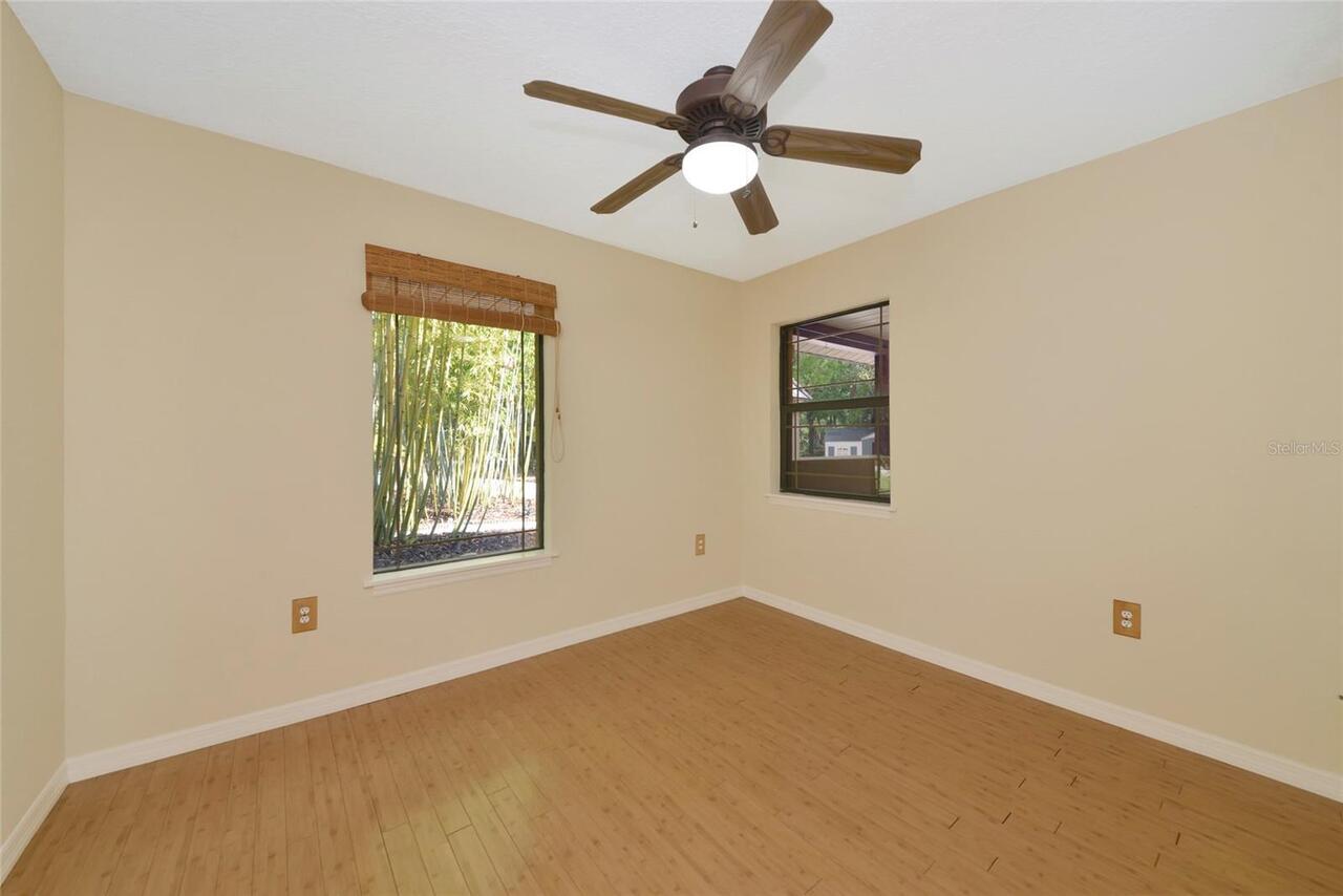 Listing Photo 14