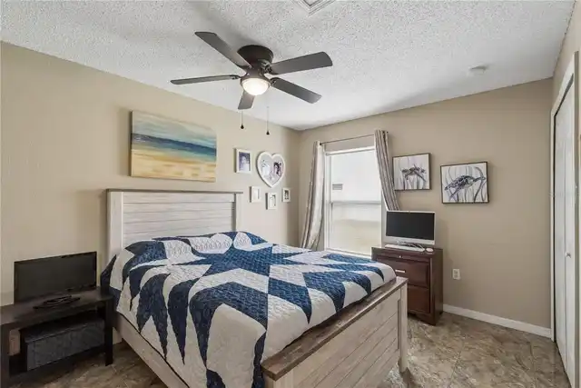 Listing Photo 12