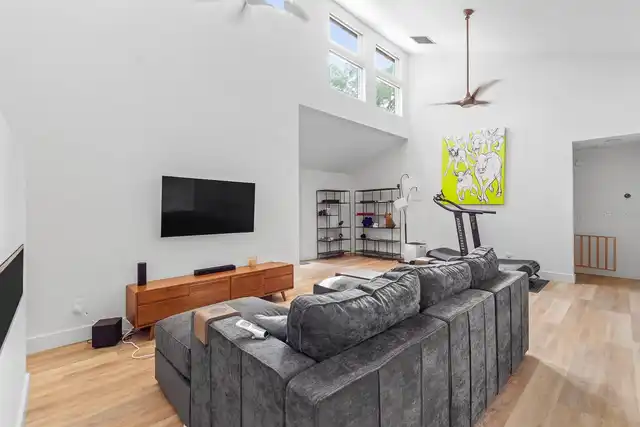 Listing Photo 18