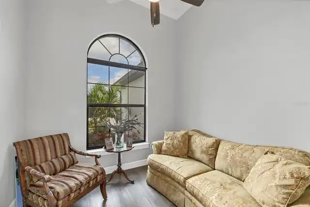 Listing Photo 18