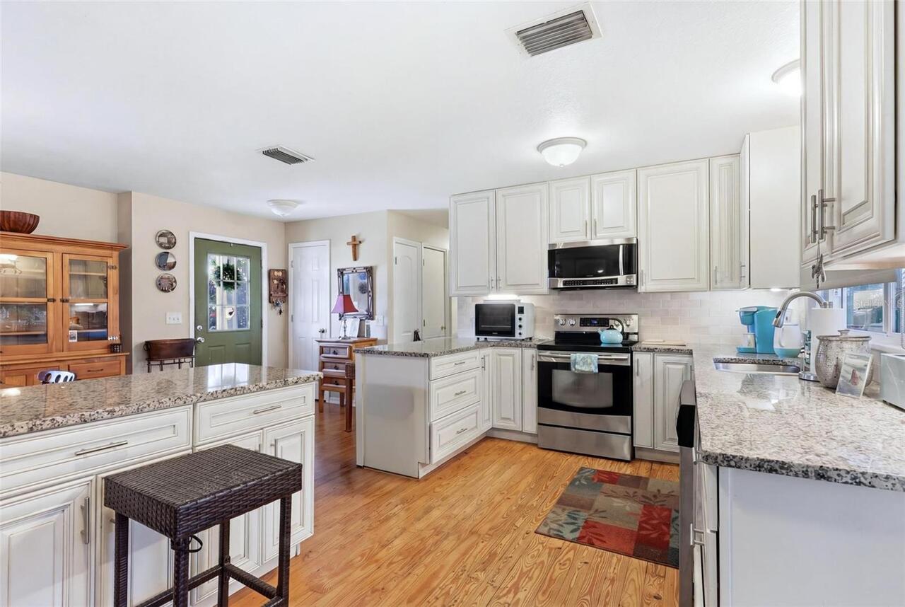 Listing Photo 10