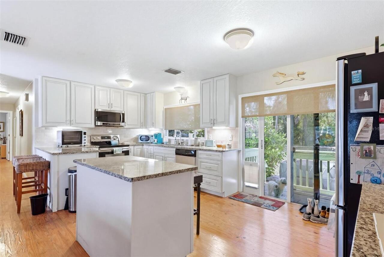 Listing Photo 11