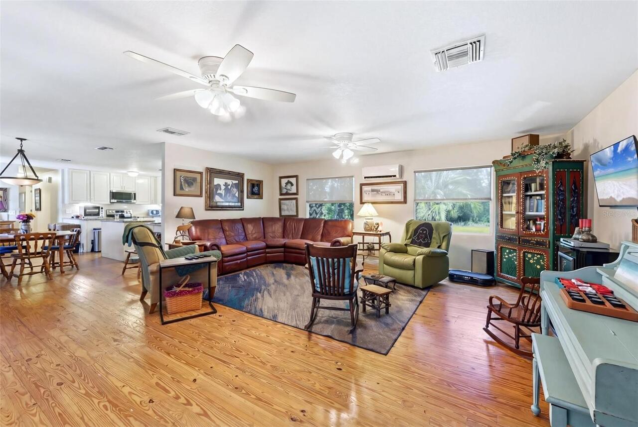 Listing Photo 14