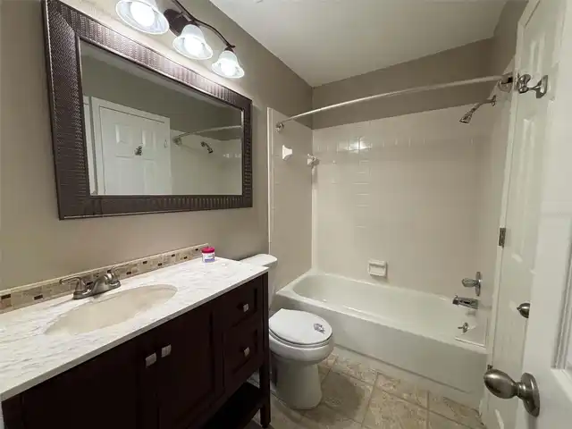 Listing Photo 8