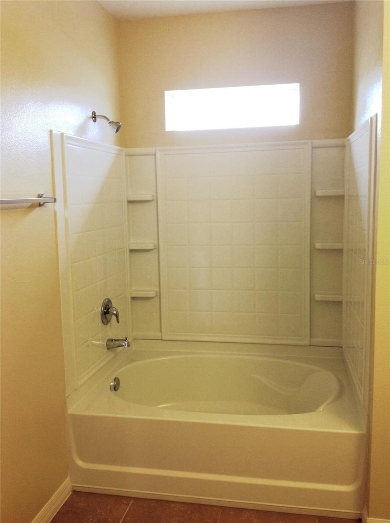 Listing Photo 12
