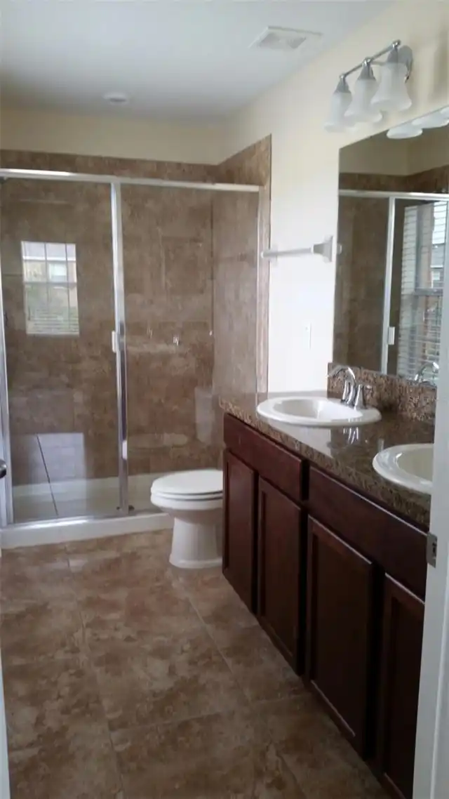 Listing Photo 9