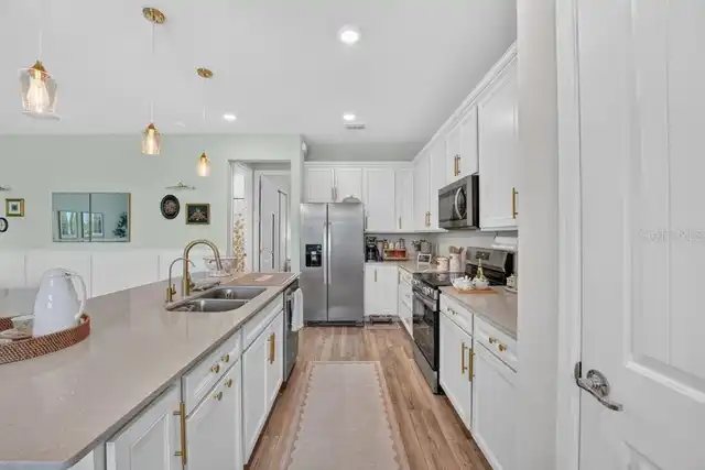 Listing Photo 11