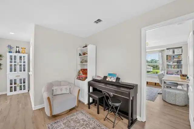 Listing Photo 21
