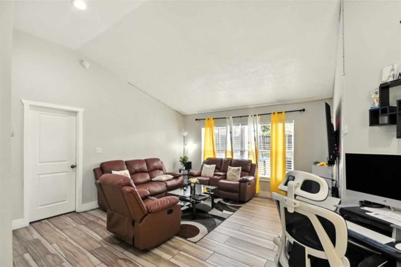 Listing Photo 8