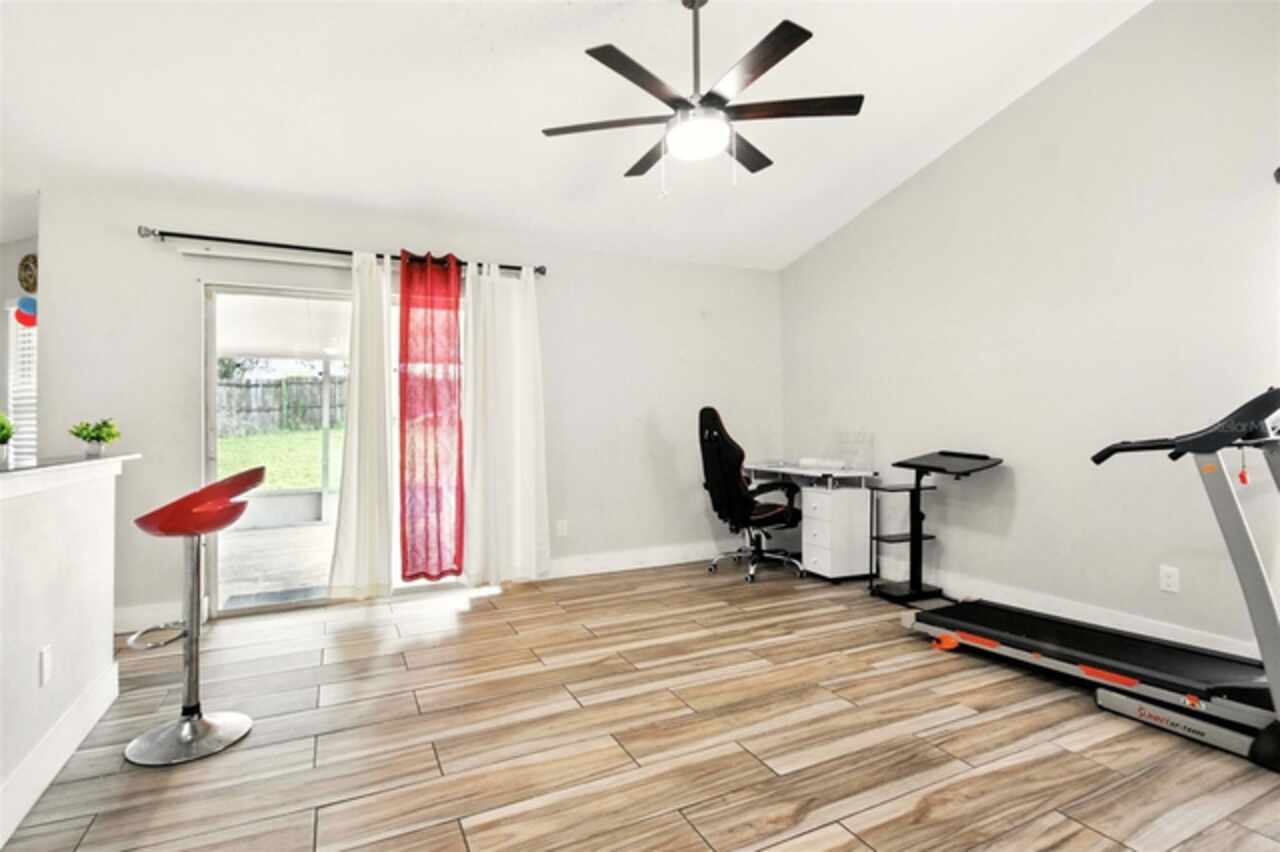 Listing Photo 12