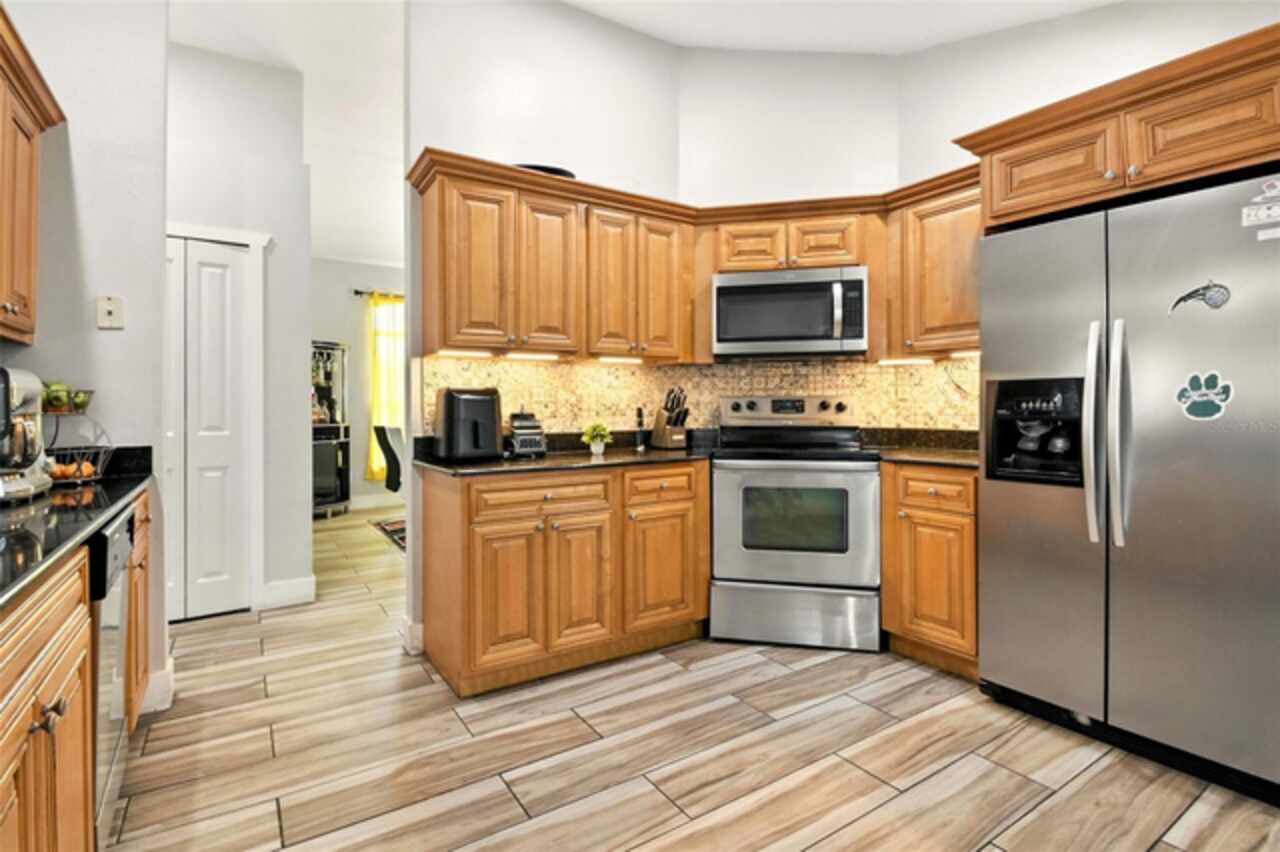 Listing Photo 17