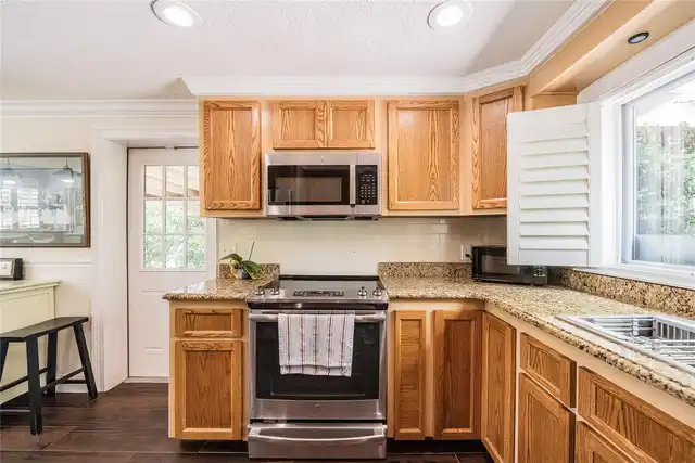 Listing Photo 18