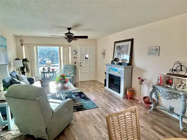 Listing Photo 7