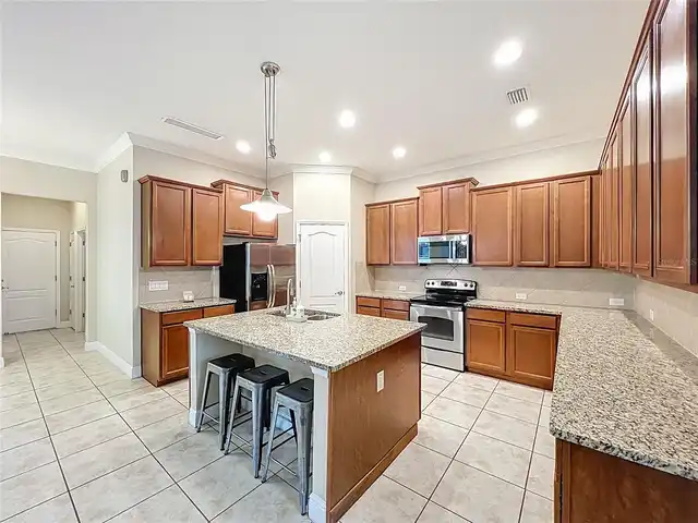 Listing Photo 9