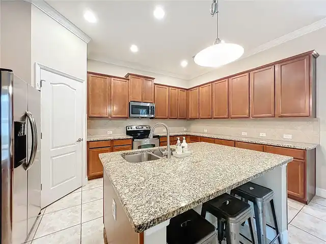 Listing Photo 12