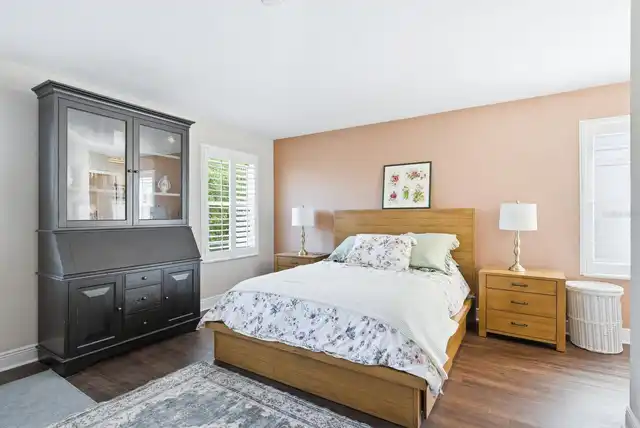 Listing Photo 12