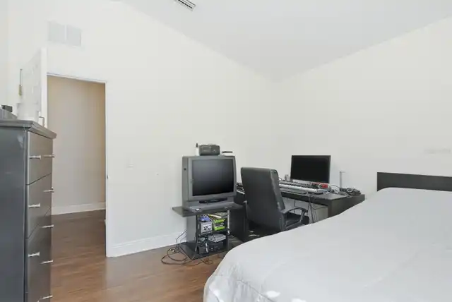 Listing Photo 16