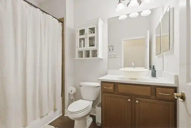 Listing Photo 17