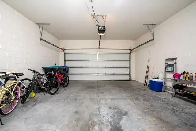 Listing Photo 8