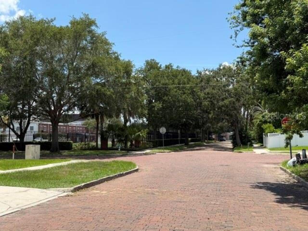 Listing Photo 10