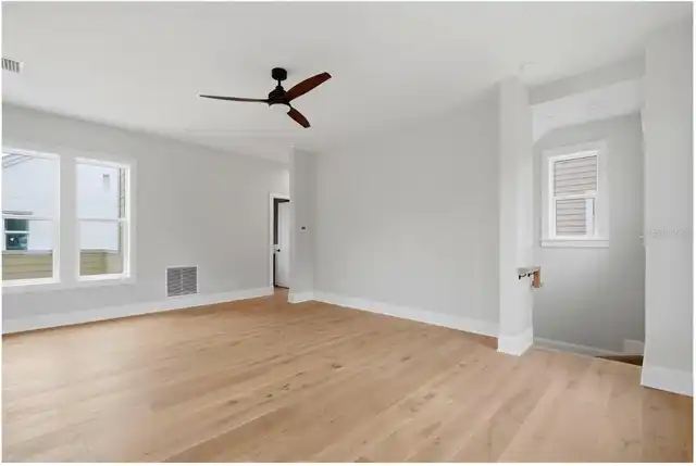 Listing Photo 9