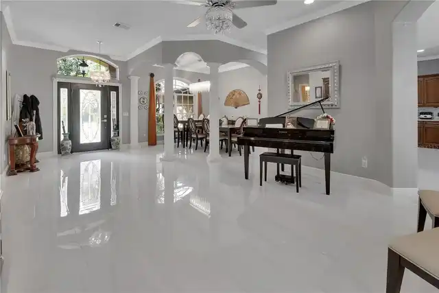 Listing Photo 8