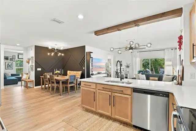 Listing Photo 10