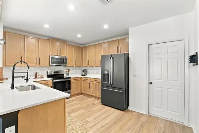 Listing Photo 15