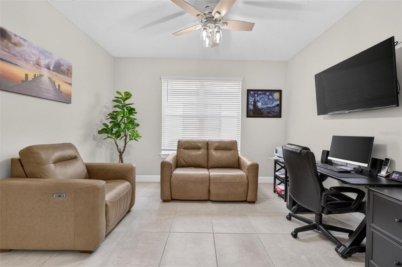 Listing Photo 12