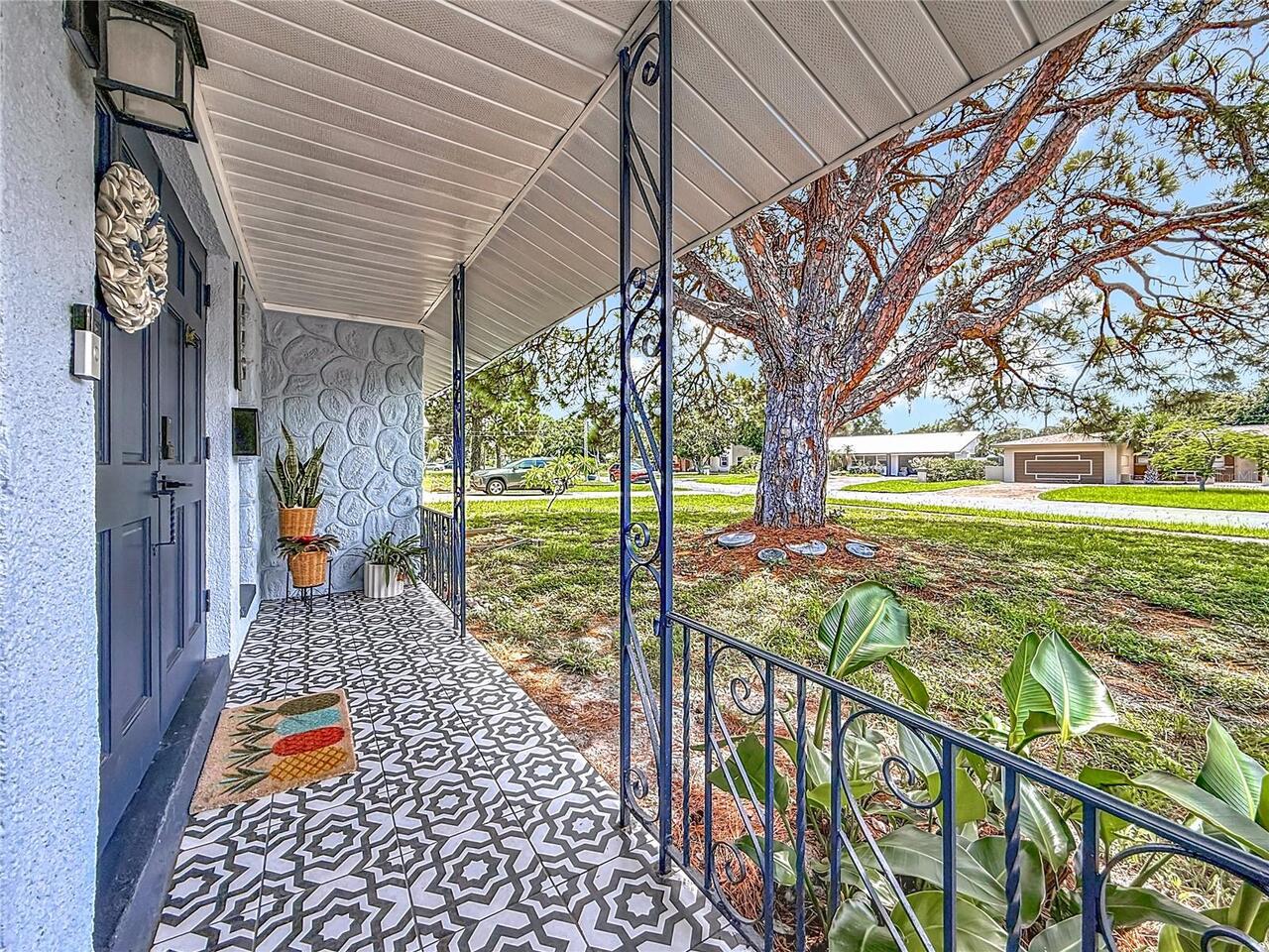 Listing Photo 9