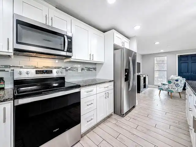 Listing Photo 17