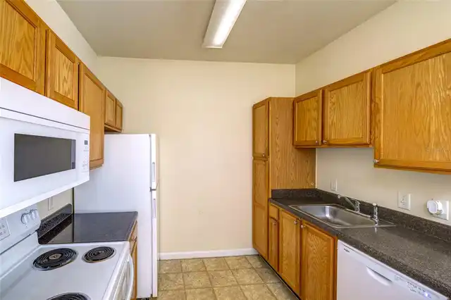 Listing Photo 9