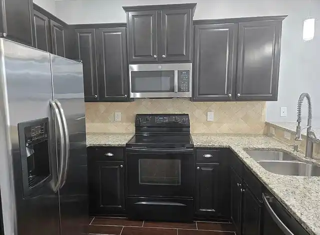 Listing Photo 8