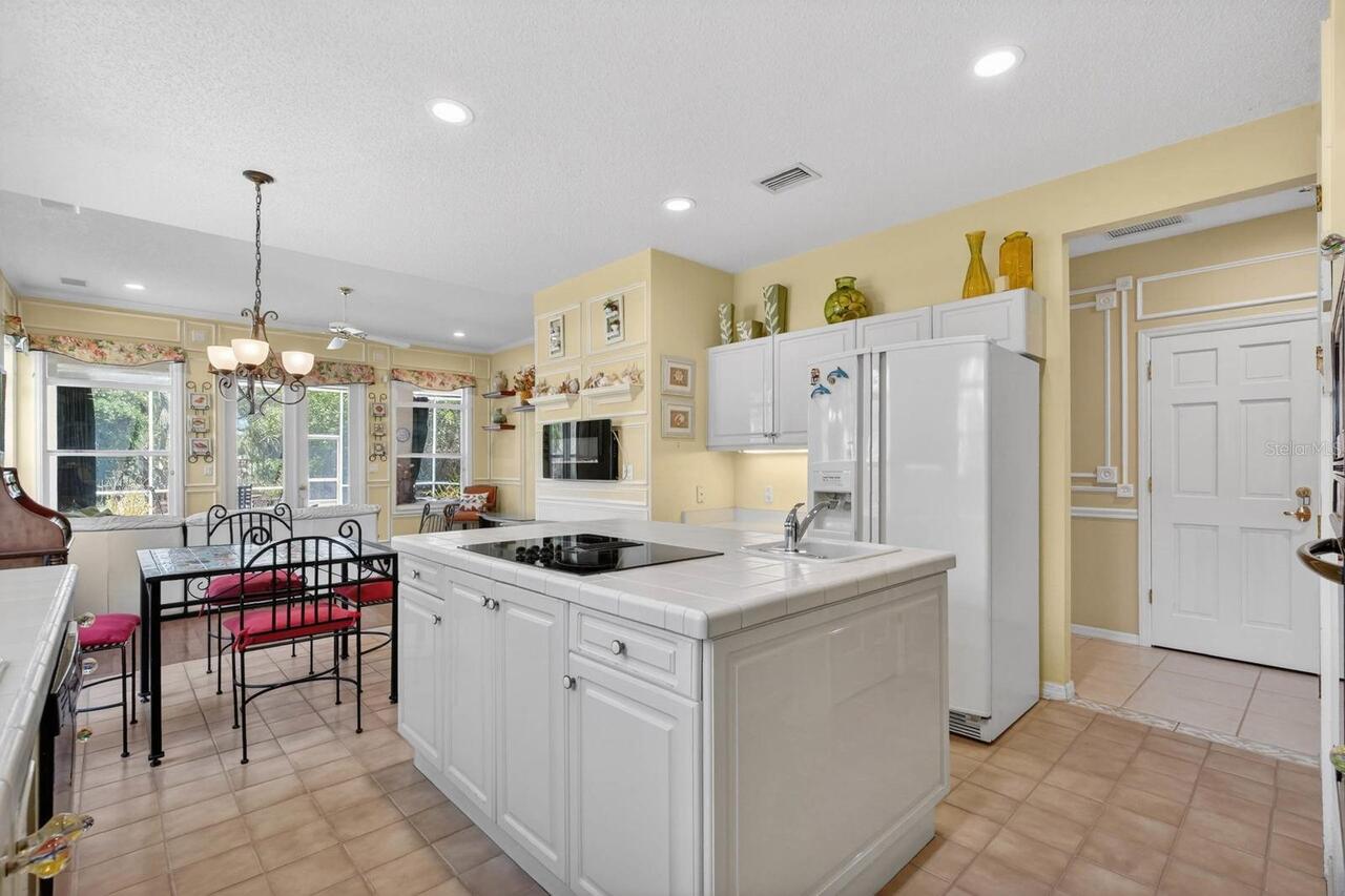 Listing Photo 12