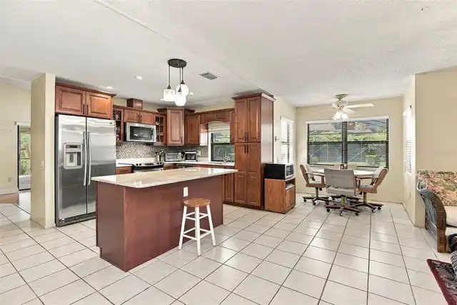 Listing Photo 17