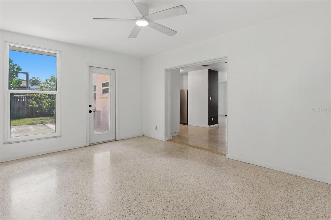 Listing Photo 14