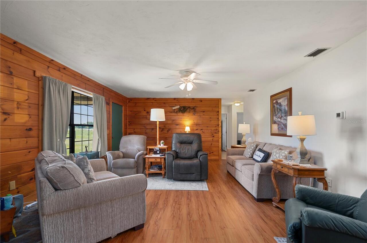 Listing Photo 15