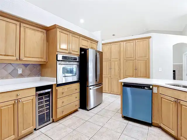 Listing Photo 10