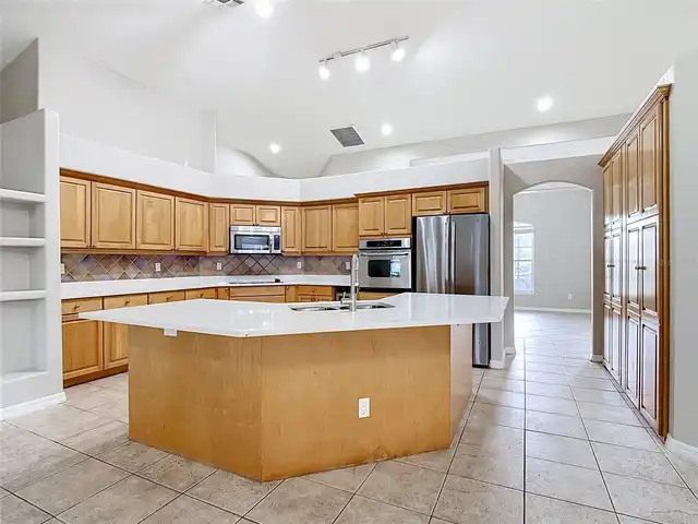 Listing Photo 12