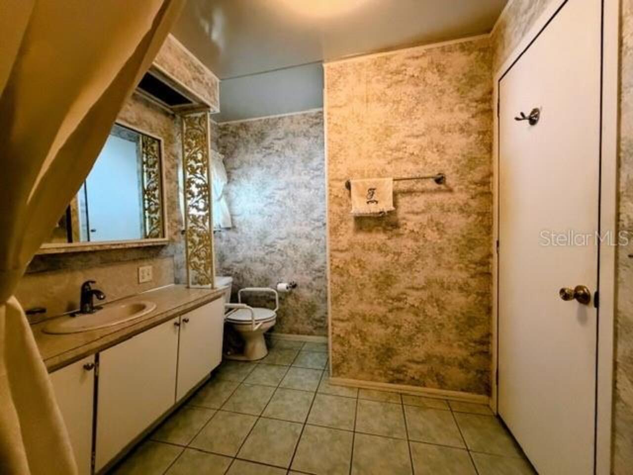Listing Photo 11