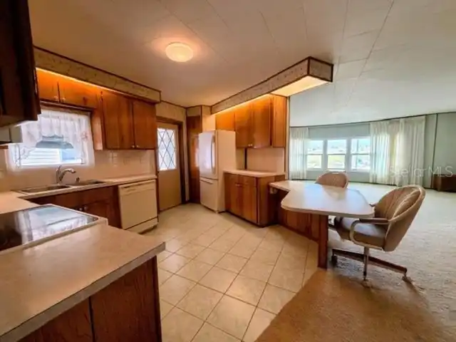 Listing Photo 8