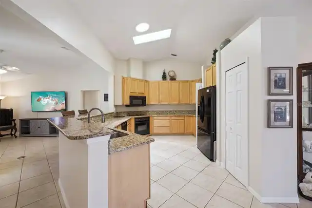 Listing Photo 10
