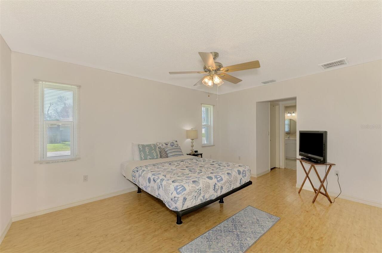 Listing Photo 34