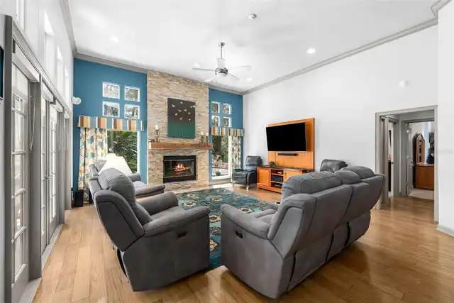 Listing Photo 15